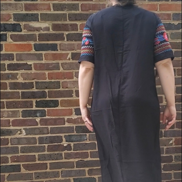 Embroidered midi tie neck dress one size - Picture 11 of 12